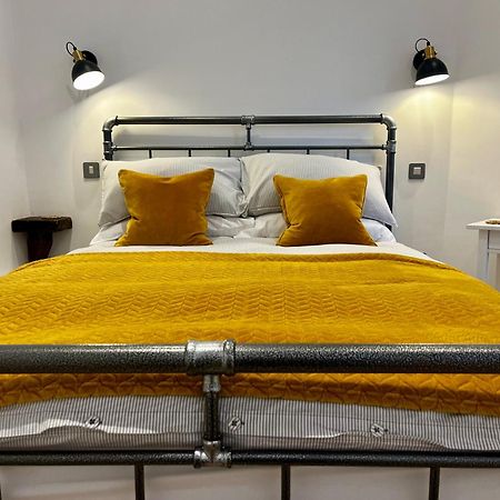 Newly Renovated Stunning Warehouse Apartment Bournemouth Bagian luar foto
