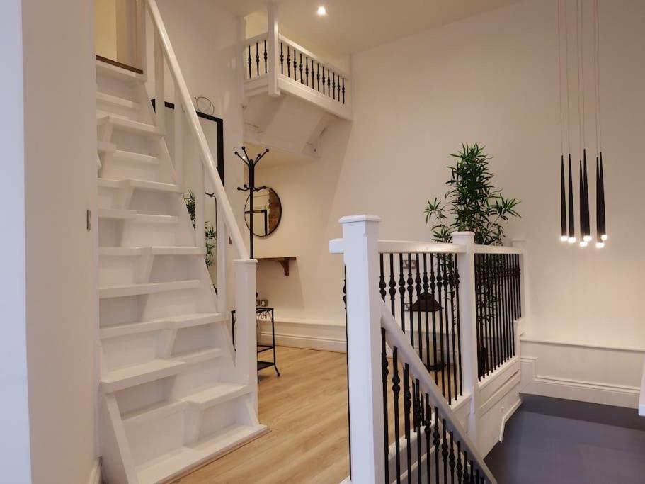 Newly Renovated Stunning Warehouse Apartment Bournemouth Bagian luar foto