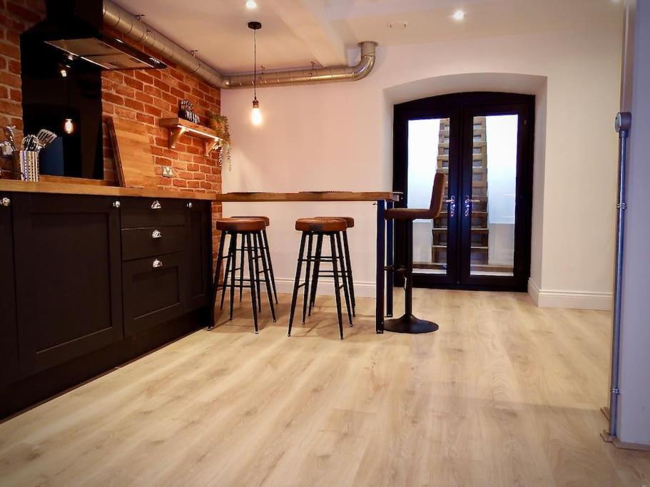 Newly Renovated Stunning Warehouse Apartment Bournemouth Bagian luar foto