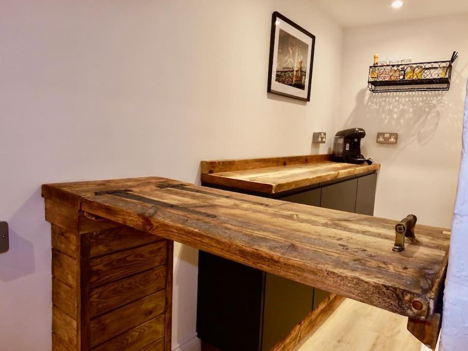 Newly Renovated Stunning Warehouse Apartment Bournemouth Bagian luar foto