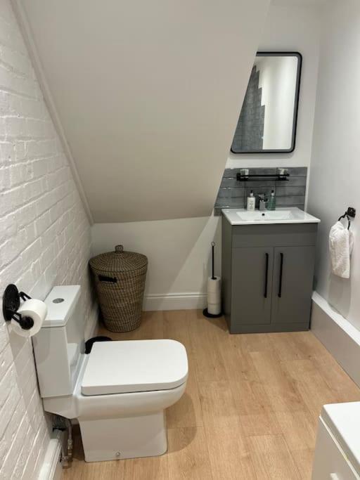 Newly Renovated Stunning Warehouse Apartment Bournemouth Bagian luar foto