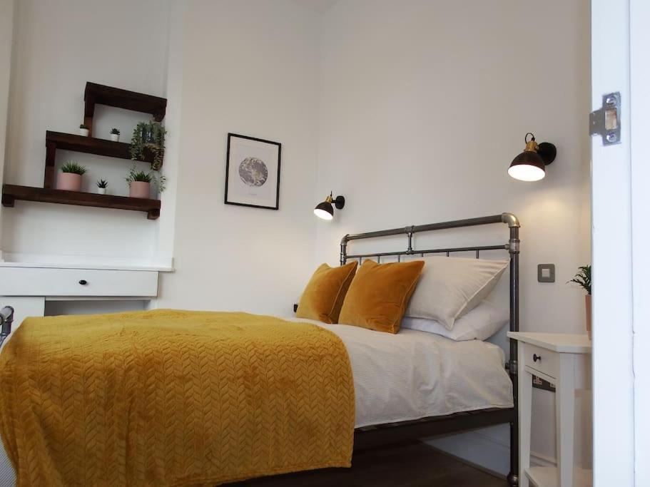 Newly Renovated Stunning Warehouse Apartment Bournemouth Bagian luar foto