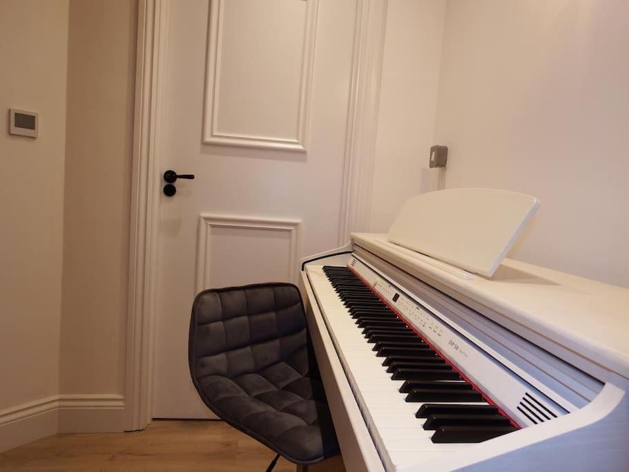 Newly Renovated Stunning Warehouse Apartment Bournemouth Bagian luar foto