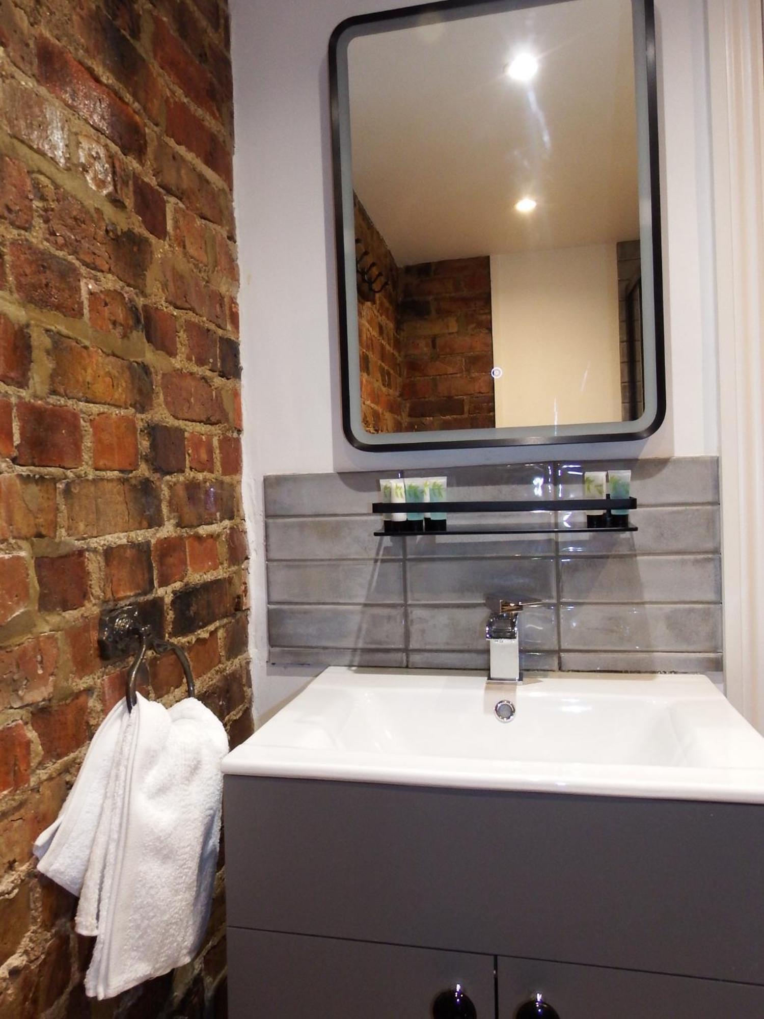 Newly Renovated Stunning Warehouse Apartment Bournemouth Bagian luar foto