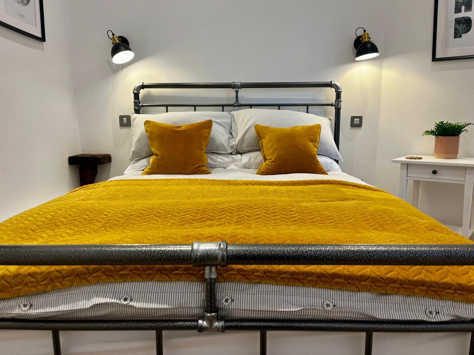 Newly Renovated Stunning Warehouse Apartment Bournemouth Bagian luar foto