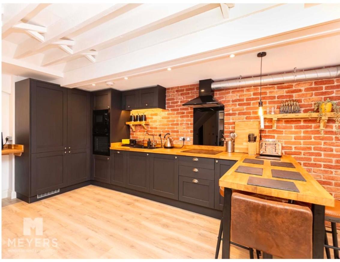 Newly Renovated Stunning Warehouse Apartment Bournemouth Bagian luar foto